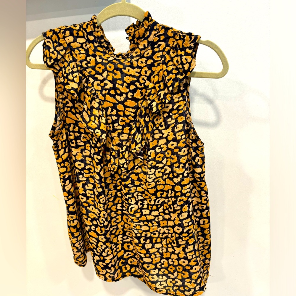 Leopard Print Sleeveless Blouse size Medium